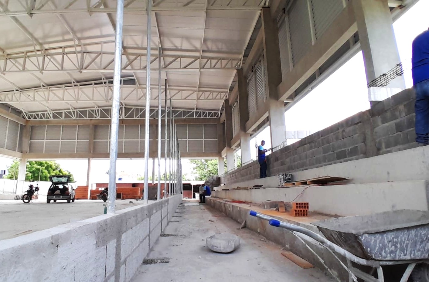 Estruturas de alvenaria da quadra poliesportiva do bairro Galileia entram na fase de finalização